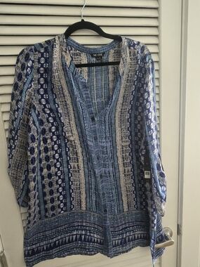 NWT NIC+ZOE Blue and Cream Printed Top
